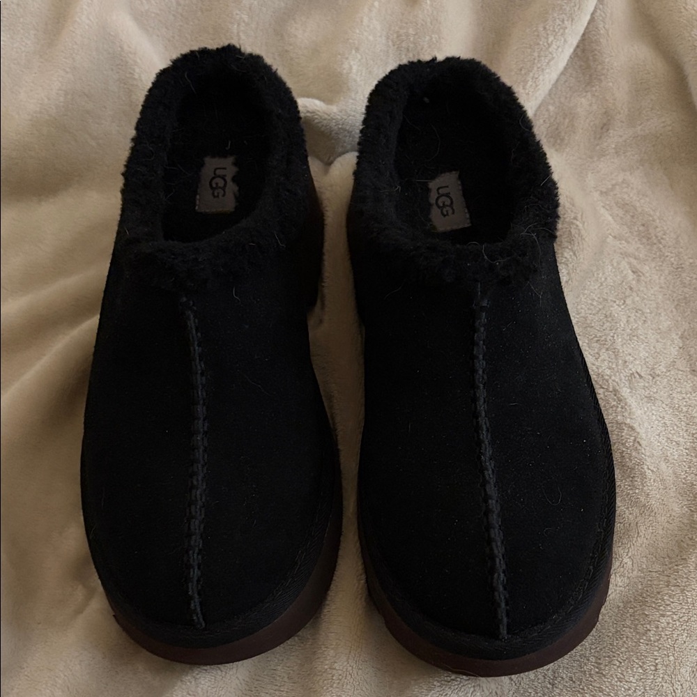 Ugg Clogs Shearling NWOT. Never worn